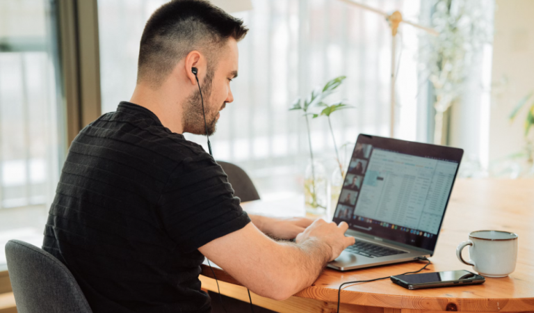 Ακίνητα: Στα αζήτητα τα σπίτια με home office